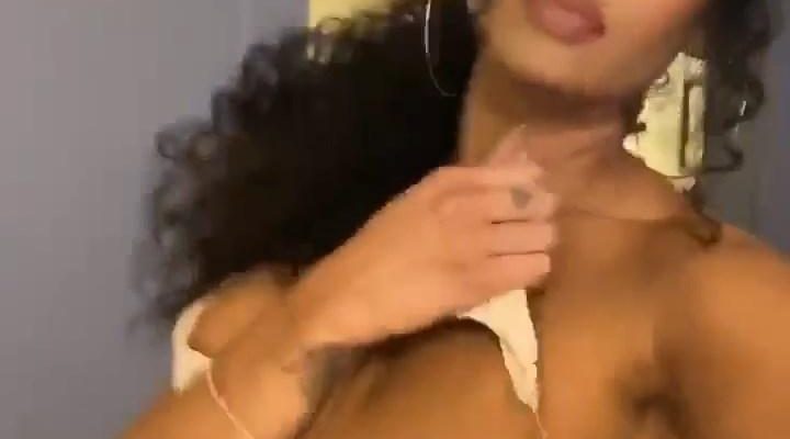 Authenticbella Nude Bikini Strip Selfie Onlyfans Video Leaked