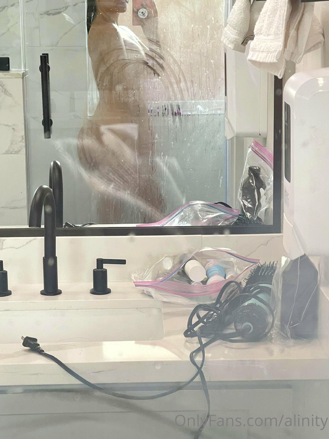 Alinity Nude Shower Mirror Selfies Onlyfans Set Leaked 0005