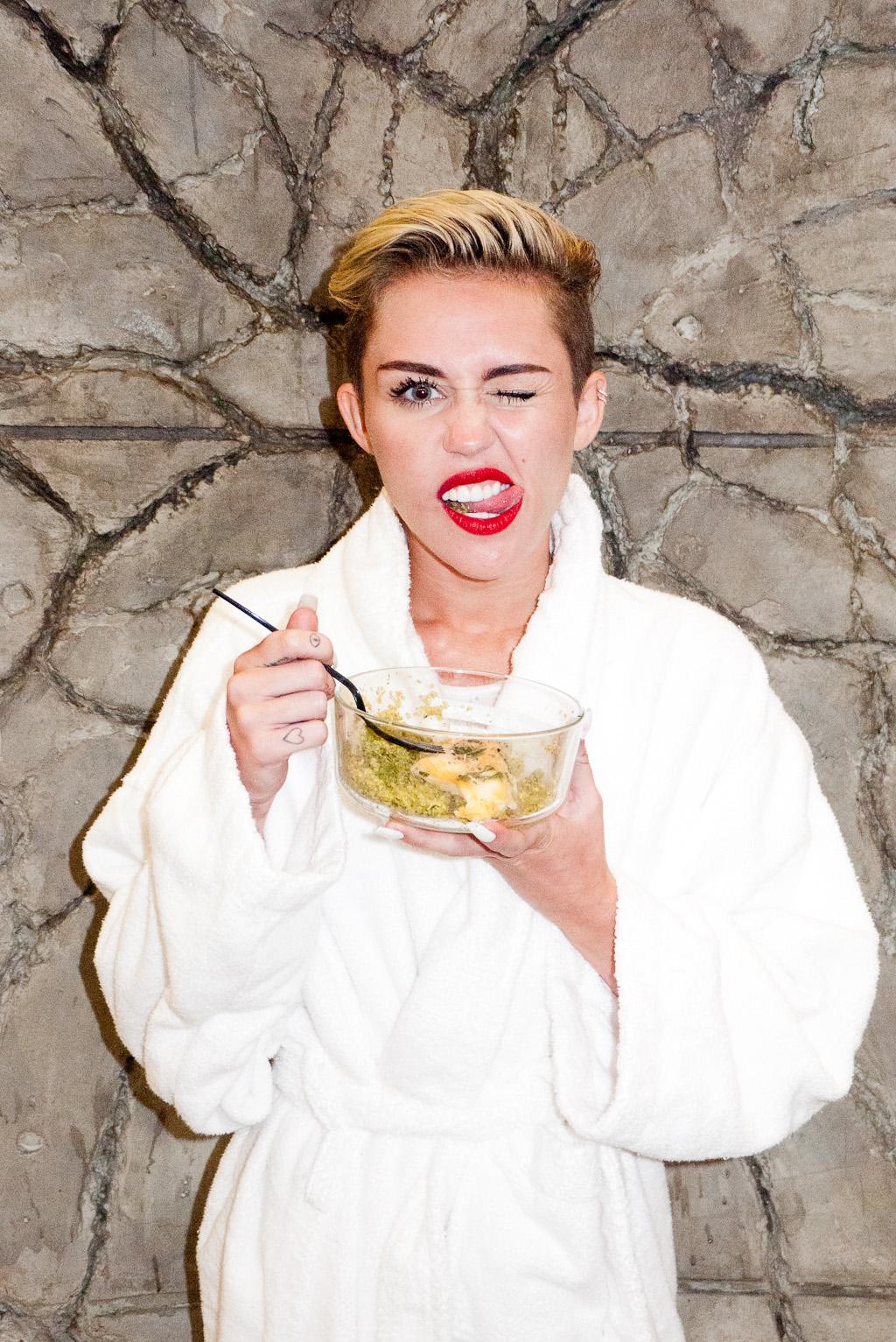 Miley Cyrus See Through Panties Bts Set Leaked 0008