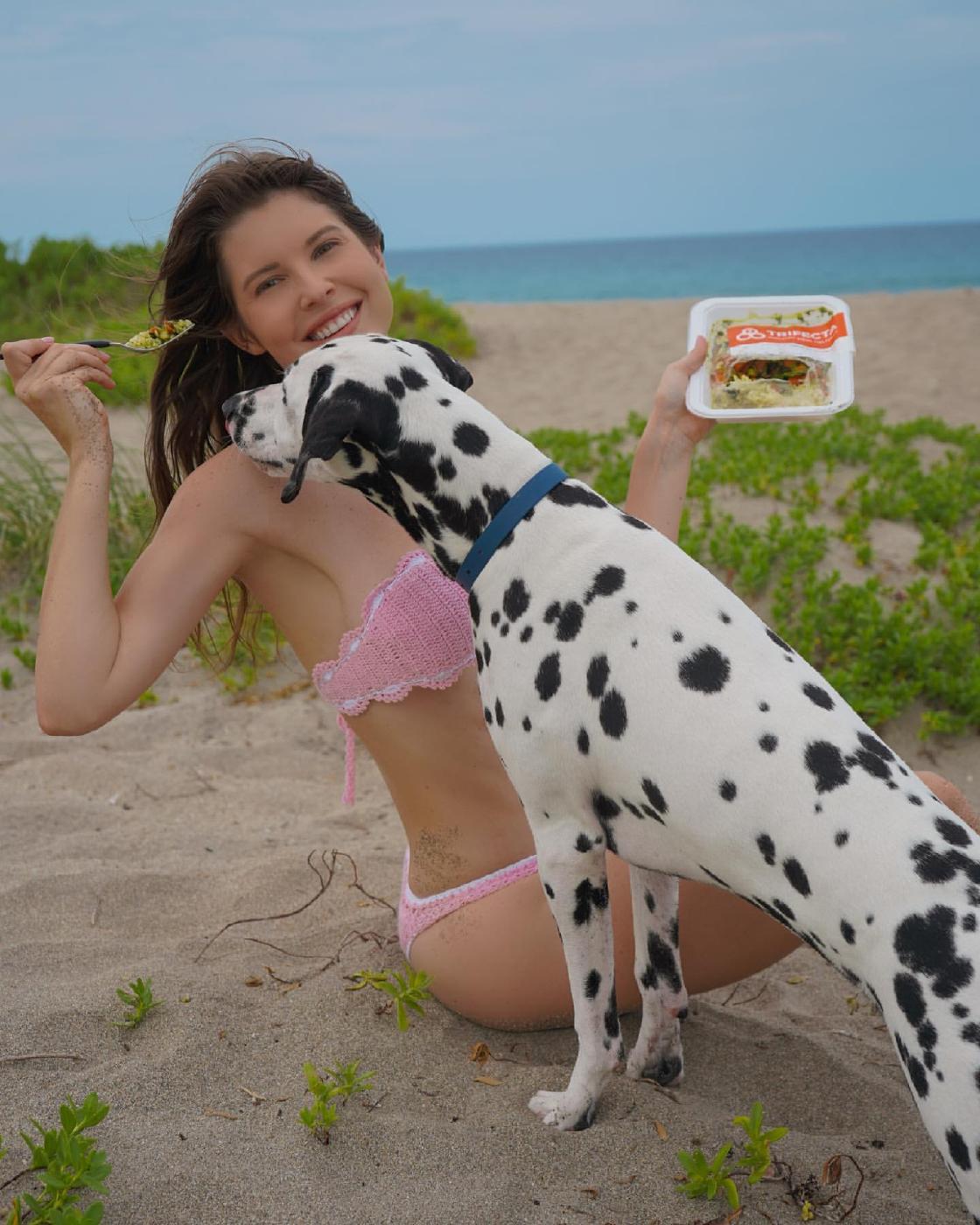 Amanda Cerny Sexy Beach Bikini Candid Set Leaked 0006