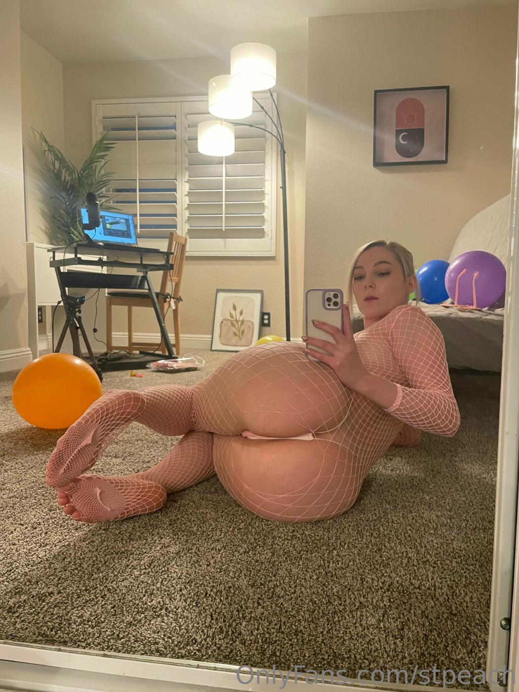 Stpeach Fishnet Pussy Balloon Humping Fansly Set Leaked 0002