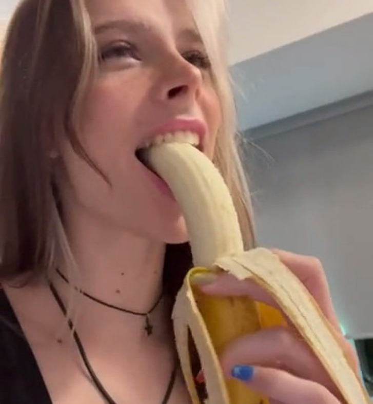 Ashley Matheson Sexy Banana Blowjob Video Leaked