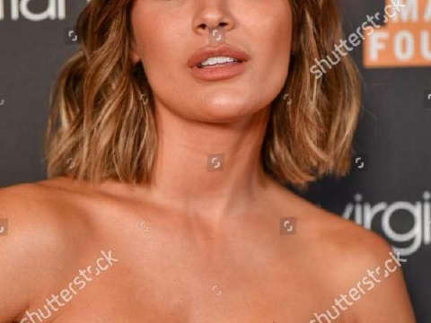 Frankie Bridge Leaks 0037