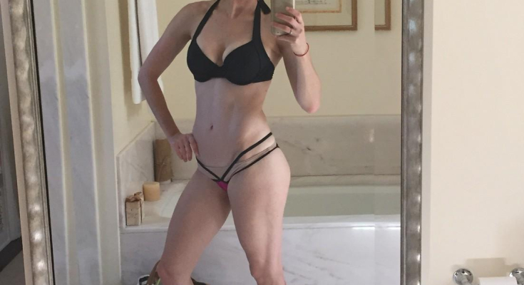 Iliza Shlesinger Sexy Bikini Selfies Set Leaked 0005
