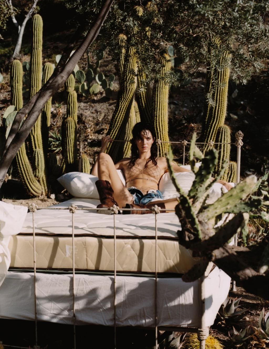 Kendall Jenner Nude Magazine Photoshoot Set Leaked 0002
