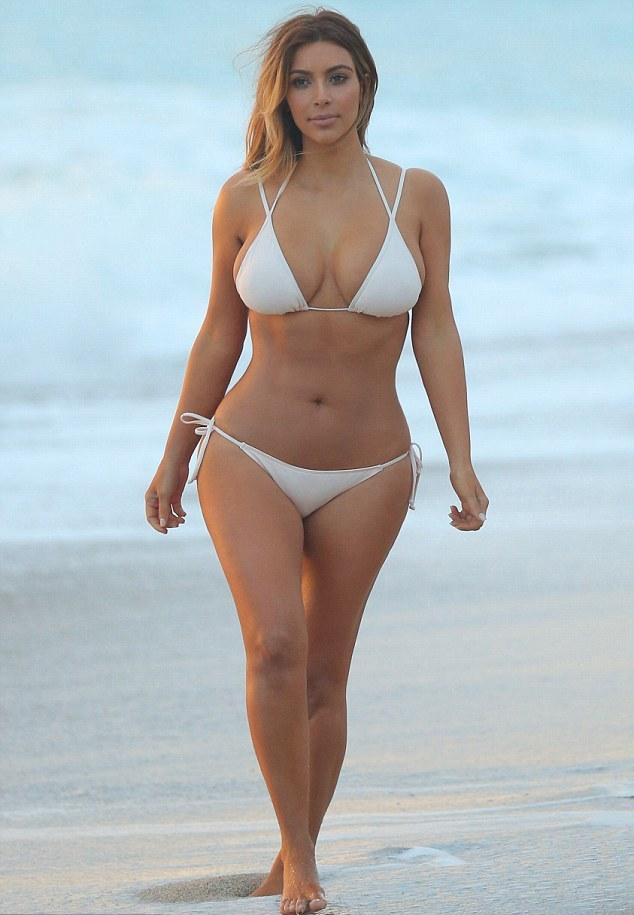 Kim Kardashian Candid Bikini Beach Set Leaked 0003