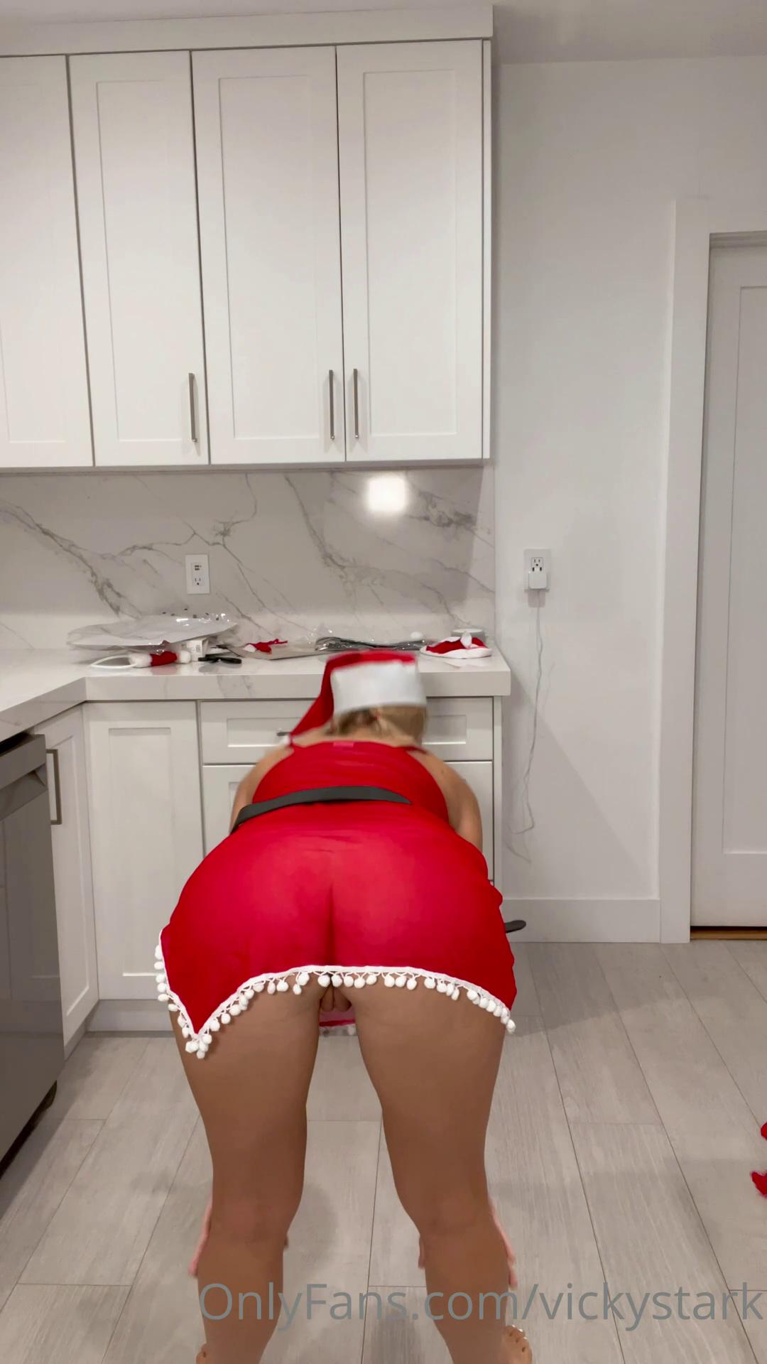 Vicky Stark Xmas Santa Outfits Try On Onlyfans Video Leaked