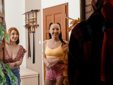 Moms Bang Teens – Lucia Fernandez & Bella Angel – Suckin’ At The Homestay Moms Bang Teens Lucia Fernandez & Bella Angel