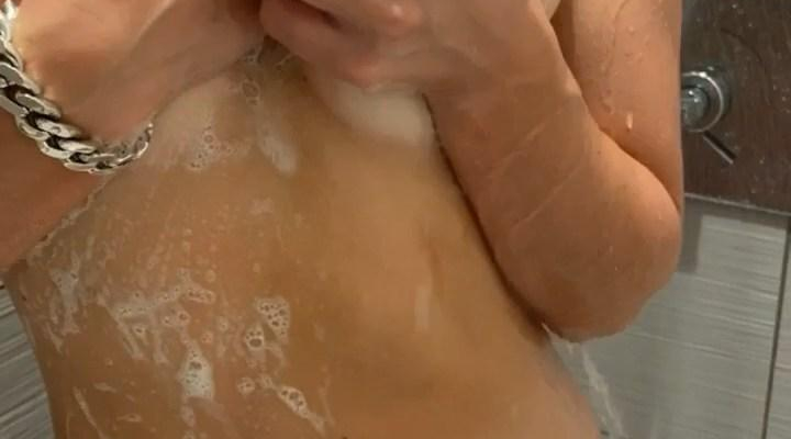 Monica Corgan Nude Shower Loops Onlyfans Video Leaked