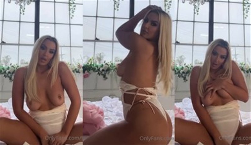 Tana Mongeau Bare Tits Show Video Leaked