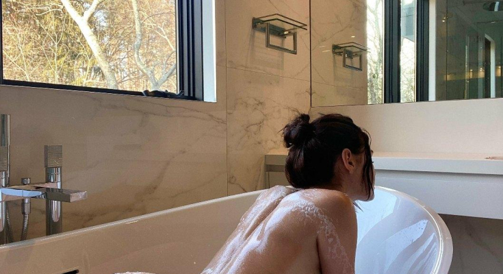 Ashley Tervort Nude Bubble Bath Onlyfans Set Leaked 0003