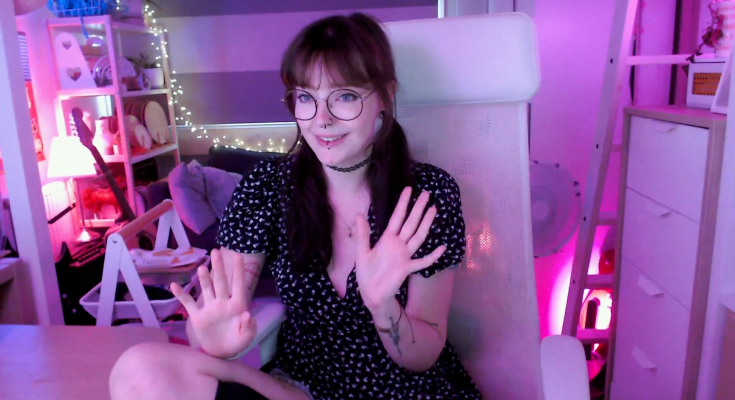 Ersties – Feya Gamer Girl Setup
