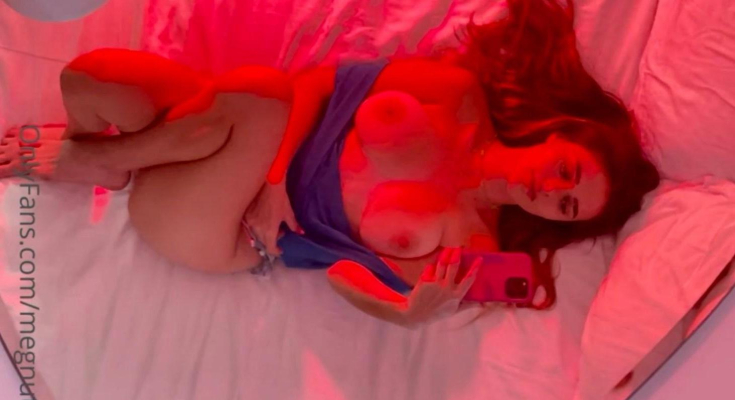 Megnutt02 Nude Bed Mirror Selfie Onlyfans Video Leaked Dluulv