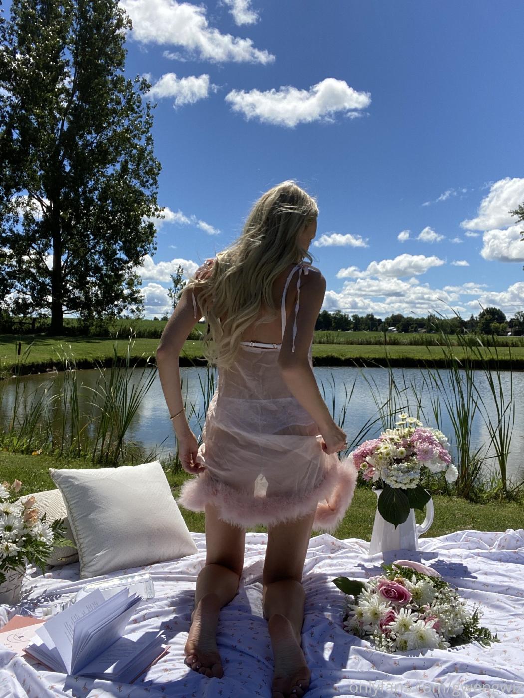 Gwengwiz Nude Onlyfans Picnic Set Leaked Qlhfnz